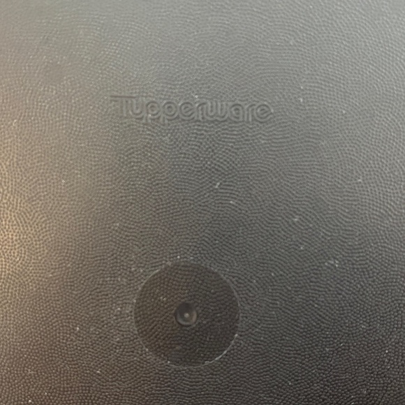 Tupperware 23 cup container - Picture 3 of 9